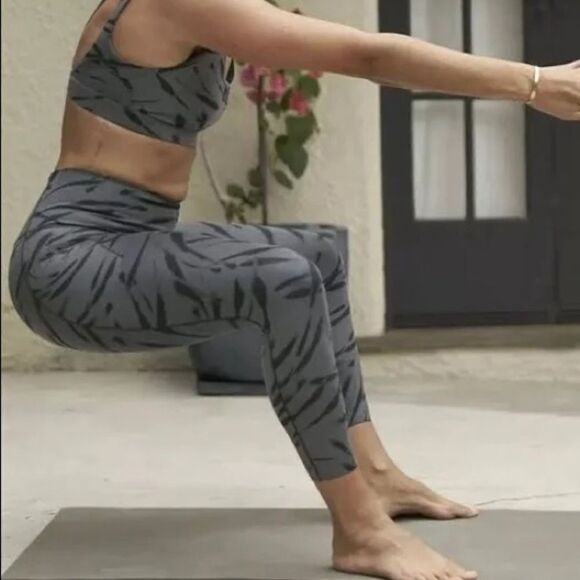 NWOT Athleta Salutation Stash Pocket II 7/8 Tight - Picture 4 of 11